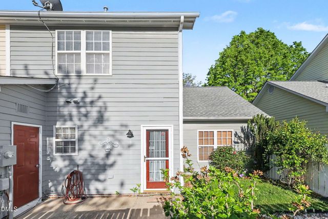 308 Commons Drive, Holly Springs, NC 27540