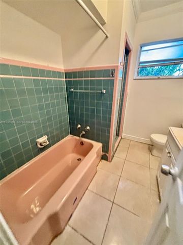 724 Moffett St F, Hallandale Beach, FL 33009