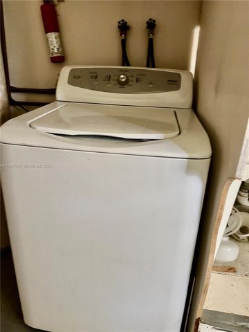 724 Moffett St F, Hallandale Beach, FL 33009