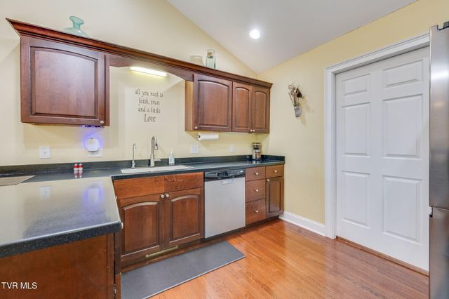18518 Keeneland Lane, Abingdon, VA 24211