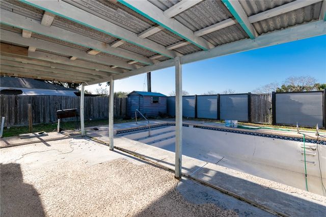 6349 Fitzhugh Dr, Corpus Christi, TX 78414