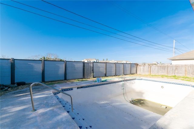 6349 Fitzhugh Dr, Corpus Christi, TX 78414