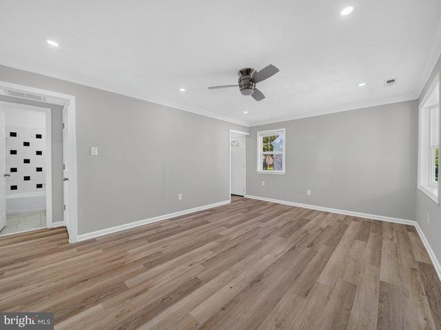 105 SHELDON ST, Manassas Park, VA 20111