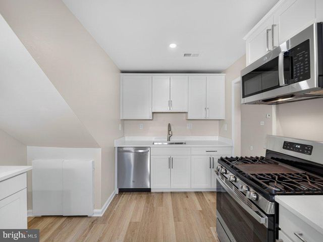 105 SHELDON ST, Manassas Park, VA 20111