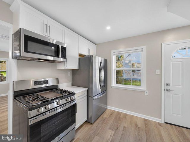 105 SHELDON ST, Manassas Park, VA 20111