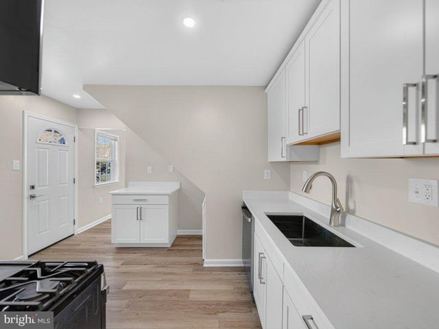 105 SHELDON ST, Manassas Park, VA 20111