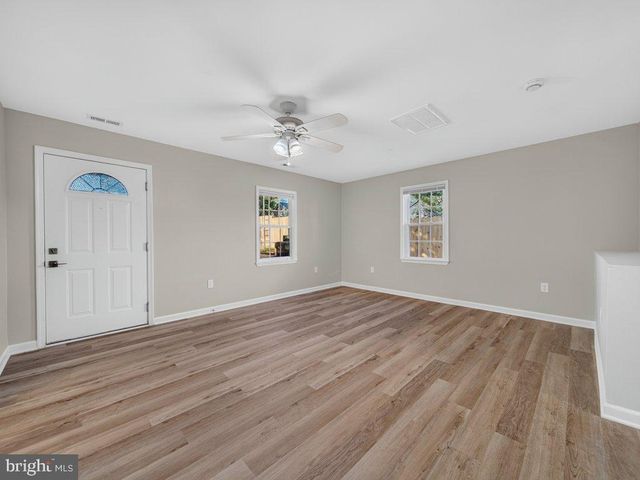 105 SHELDON ST, Manassas Park, VA 20111