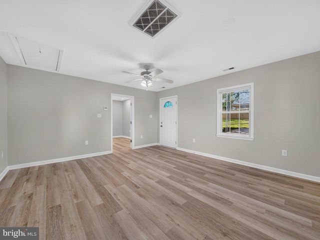 105 SHELDON ST, Manassas Park, VA 20111