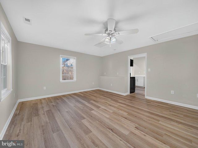 105 SHELDON ST, Manassas Park, VA 20111