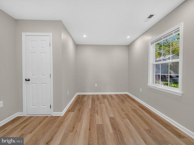 105 SHELDON ST, Manassas Park, VA 20111