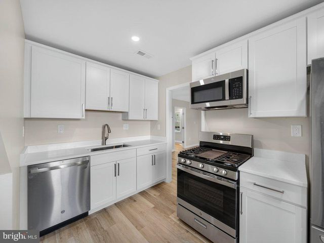 105 SHELDON ST, Manassas Park, VA 20111