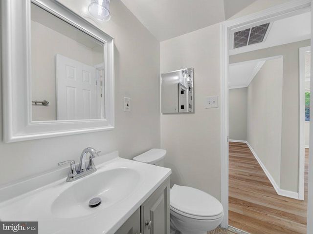 105 SHELDON ST, Manassas Park, VA 20111