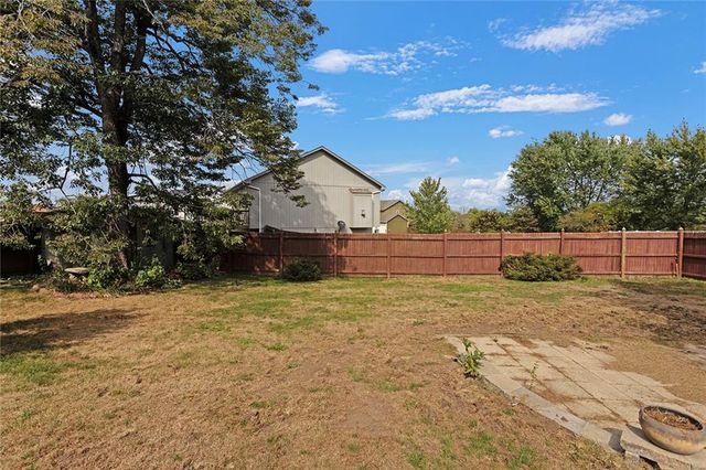 1904 Gambrell Street, Greenwood, MO 64034