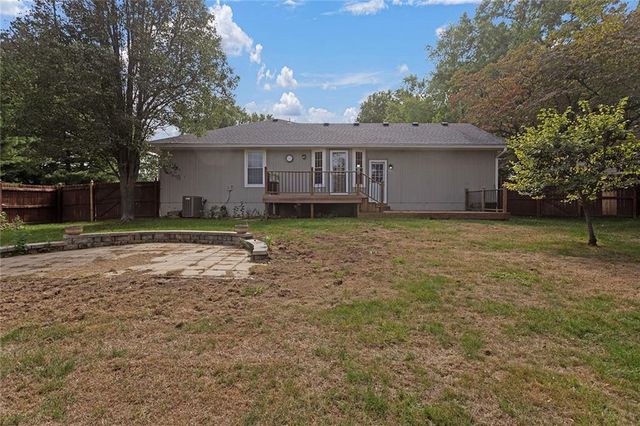 1904 Gambrell Street, Greenwood, MO 64034