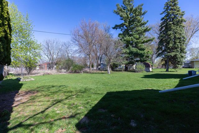 1445 MacArthur ROAD, Madison, WI 53714