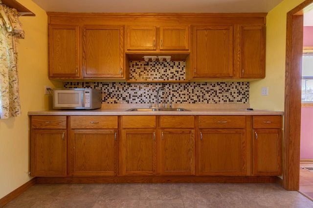 1445 MacArthur ROAD, Madison, WI 53714