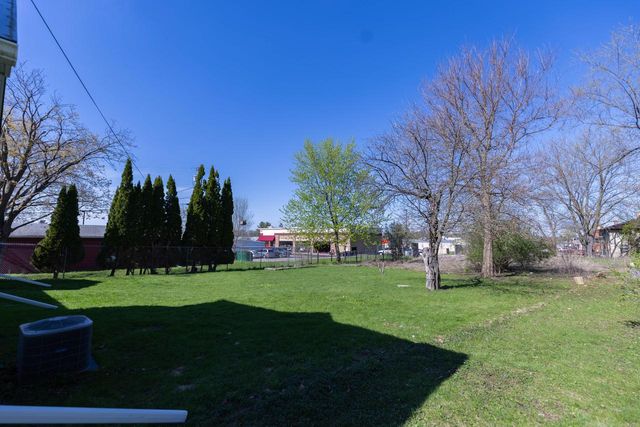 1445 MacArthur ROAD, Madison, WI 53714