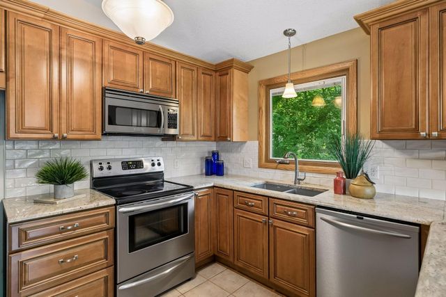 7240 Ticonderoga Trail, Eden Prairie, MN 55346