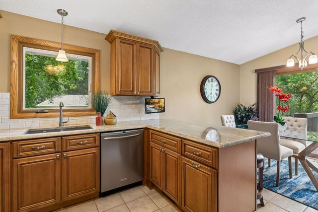 7240 Ticonderoga Trail, Eden Prairie, MN 55346