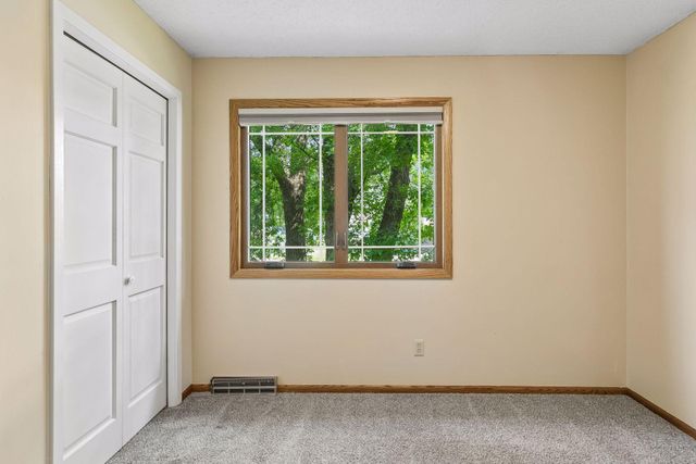 7240 Ticonderoga Trail, Eden Prairie, MN 55346