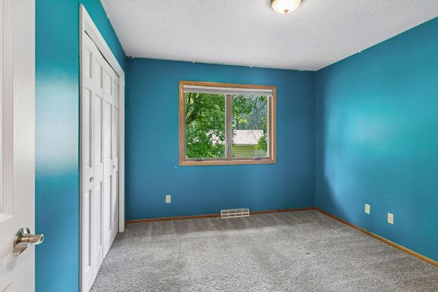 7240 Ticonderoga Trail, Eden Prairie, MN 55346