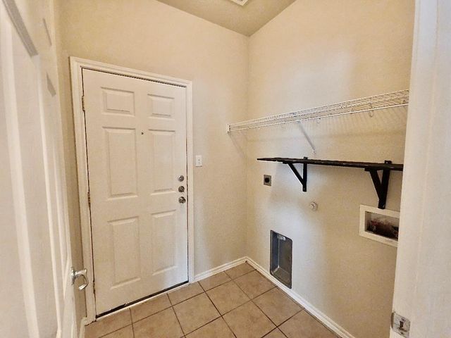 211 Almquist ST, Hutto, TX 78634