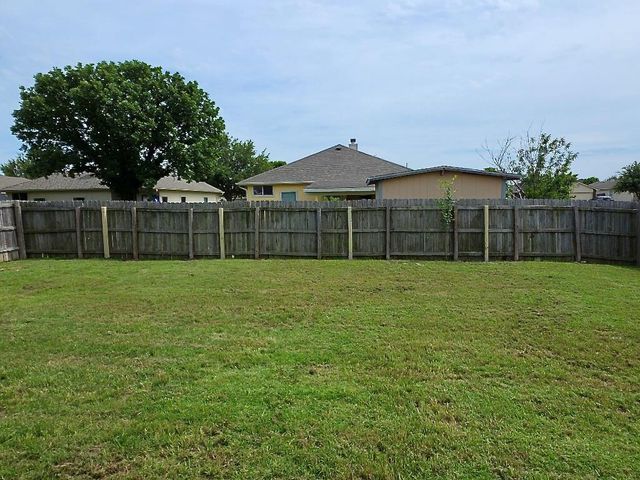 211 Almquist ST, Hutto, TX 78634