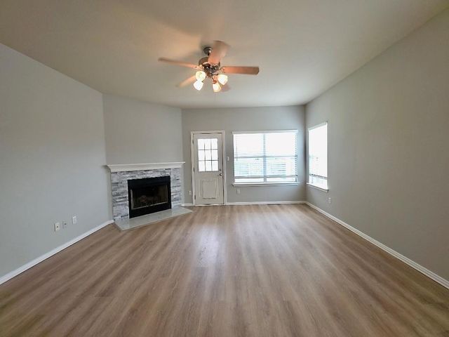 211 Almquist ST, Hutto, TX 78634