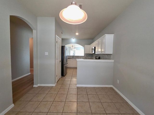 211 Almquist ST, Hutto, TX 78634