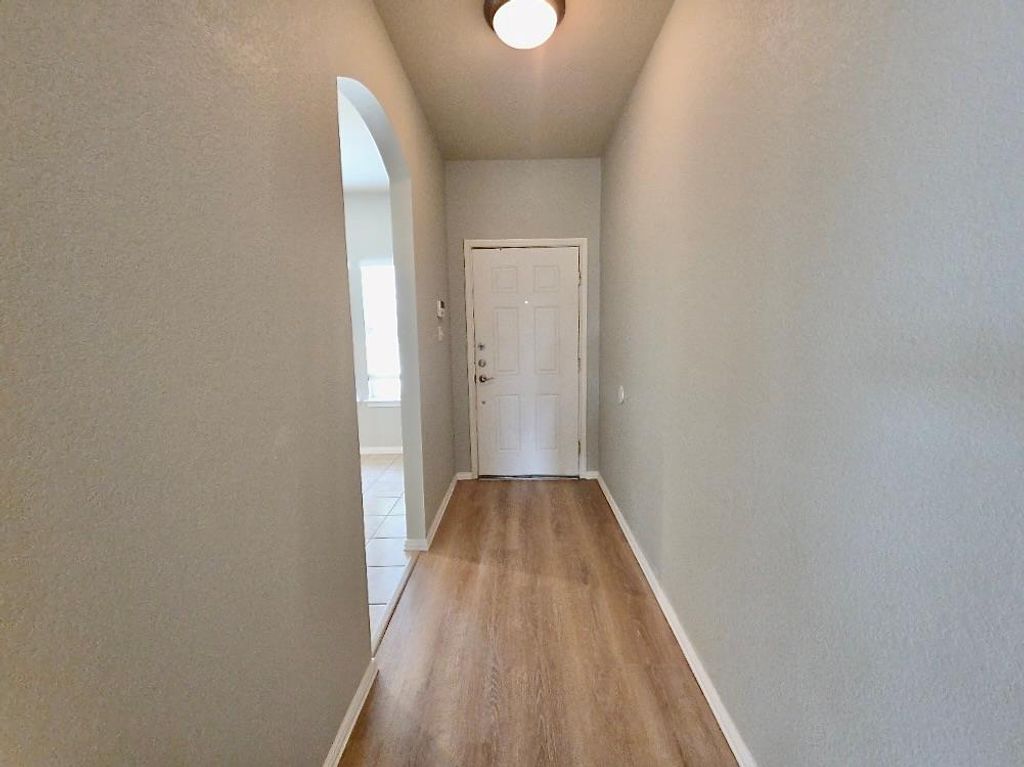 211 Almquist ST, Hutto, TX 78634
