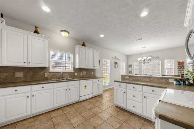 4410 Pickering, College Station, TX 77845
