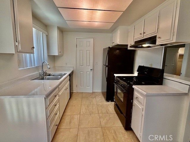 679 W 18th Street B, Costa Mesa, CA 92627