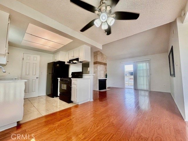 679 W 18th Street B, Costa Mesa, CA 92627