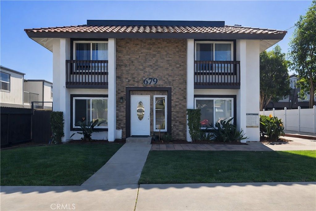 679 W 18th Street B, Costa Mesa, CA 92627