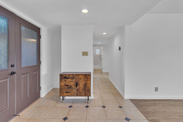 9104 Feather River Way, Sacramento, CA 95826