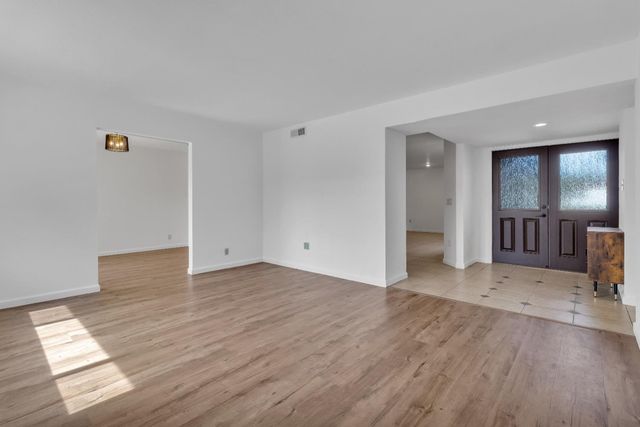 9104 Feather River Way, Sacramento, CA 95826