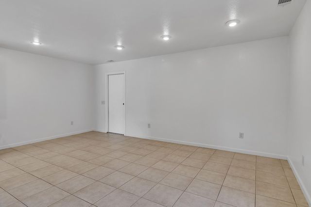 9104 Feather River Way, Sacramento, CA 95826