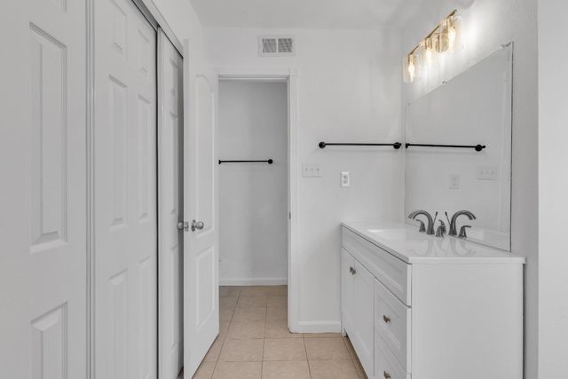 9104 Feather River Way, Sacramento, CA 95826