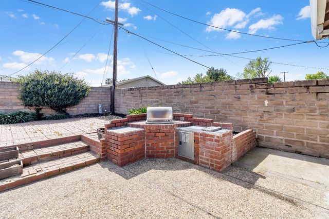 9104 Feather River Way, Sacramento, CA 95826