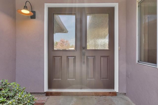 9104 Feather River Way, Sacramento, CA 95826