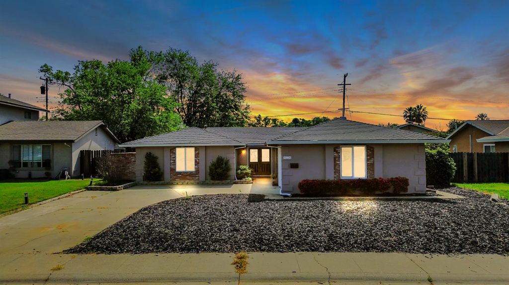 9104 Feather River Way, Sacramento, CA 95826