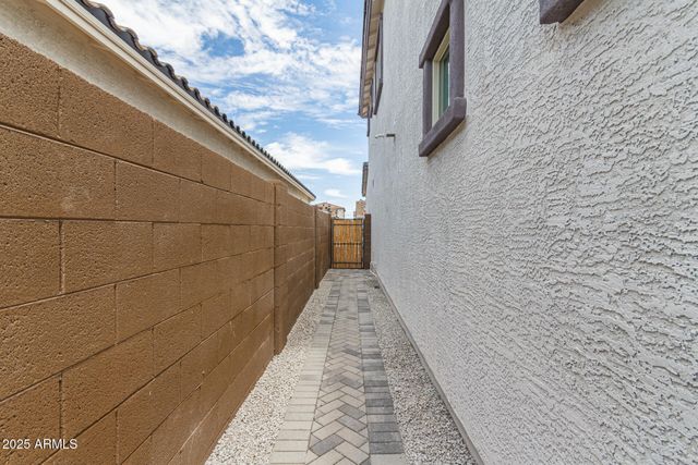 8931 W Colter Street, Glendale, AZ 85305
