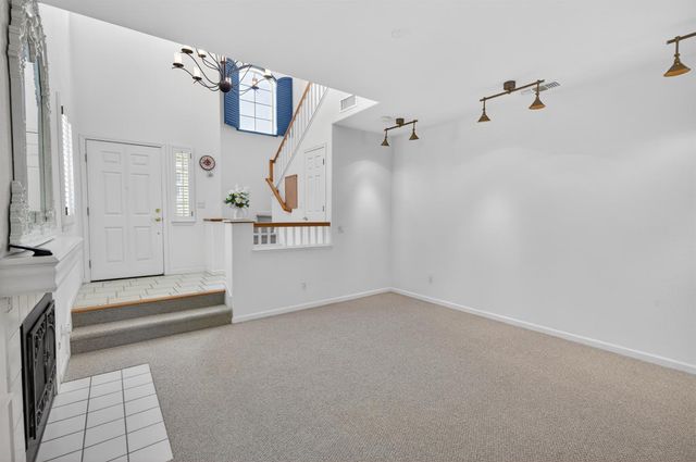 8822 Breaker Point Ct, Elk Grove, CA 95758