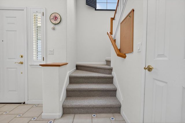 8822 Breaker Point Ct, Elk Grove, CA 95758