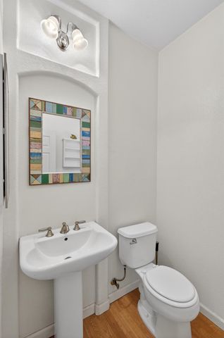 8822 Breaker Point Ct, Elk Grove, CA 95758