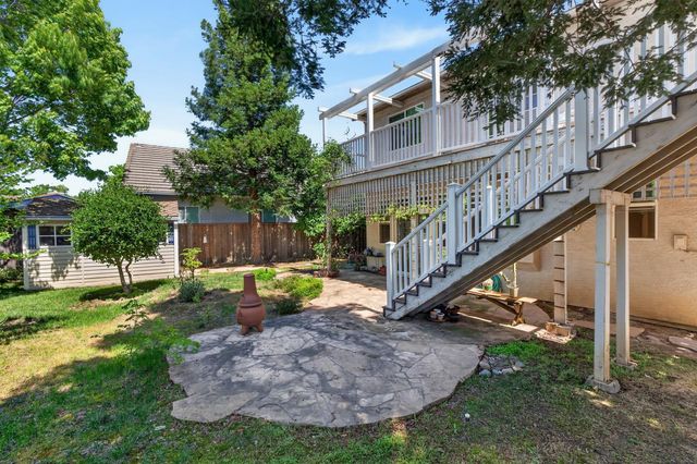8822 Breaker Point Ct, Elk Grove, CA 95758