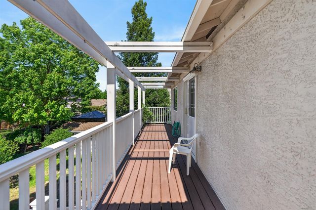 8822 Breaker Point Ct, Elk Grove, CA 95758