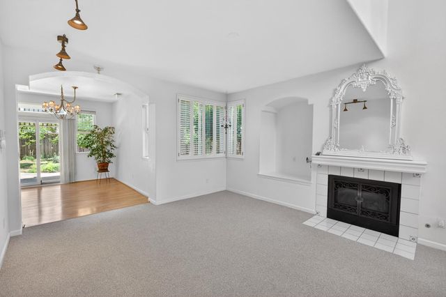 8822 Breaker Point Ct, Elk Grove, CA 95758