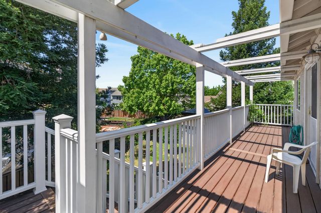 8822 Breaker Point Ct, Elk Grove, CA 95758