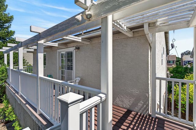 8822 Breaker Point Ct, Elk Grove, CA 95758